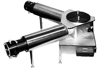 Вакуумный монохроматор схема  Сейя-Намиока для сканирования и MCP или ПЗС спектроскопии модель 231