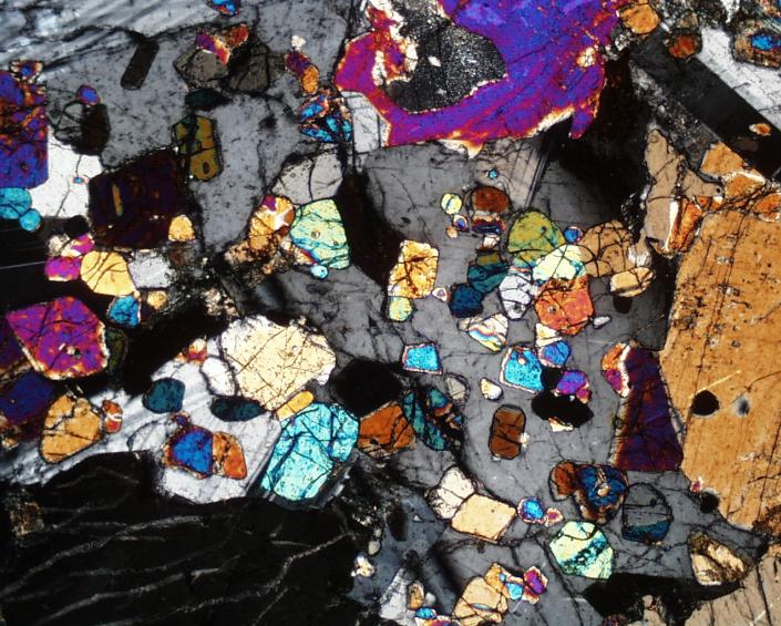 анализ тонких шлифов в минералогии и геологии